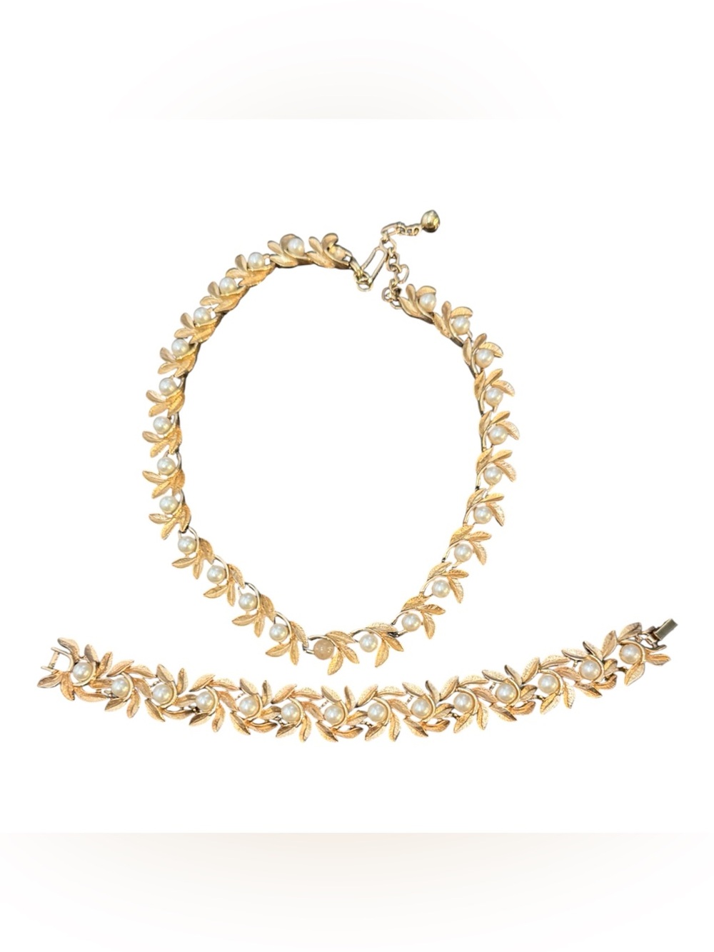 Vintage Avon 1960s-1970s Faux Pearl Laurel Leaf Necklace Bracelet Set Gold